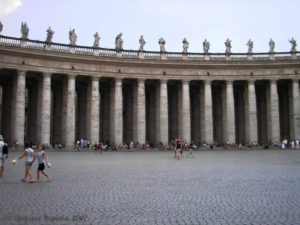 Колоннада на площади Святого Петра 